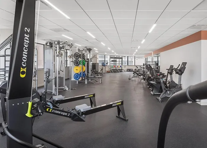 Streeterville W Pool Gym Nr Navy Pier Chi-787